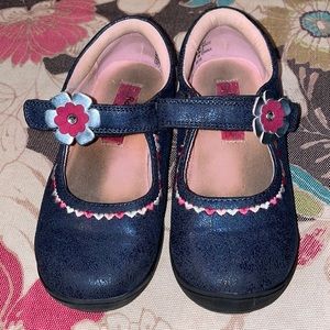 Girls Navy MaryJanes with silver and pink flower on strap size 10